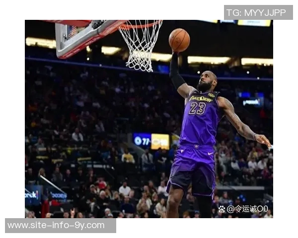 浓眉上半场表现亮眼13投5中贡献13分10篮板2助攻1盖帽助球队领先